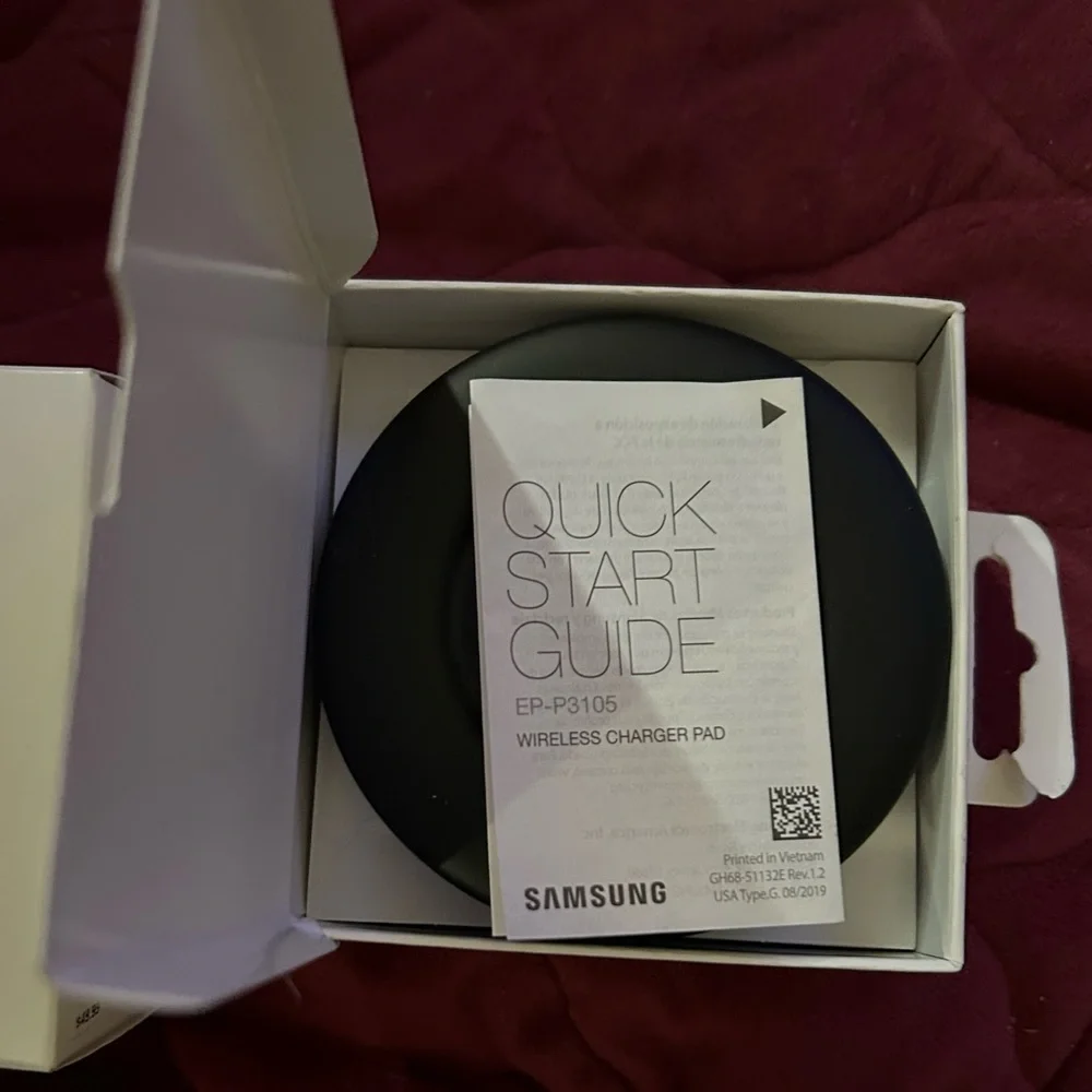 NWT Samsung Wireless 9W Fast Charger With Fan Cooling